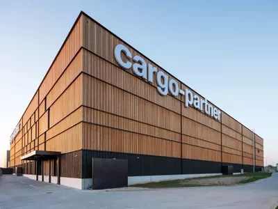 iLogistics Center  Ansicht von Außen des Holzbaus